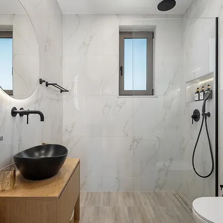 Sol Luxury - Close To The With A Private Heated Mini Pool Daire *
