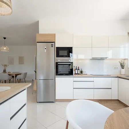 Daire Sol Luxury - Close To The With A Private Heated Mini Pool Hanya