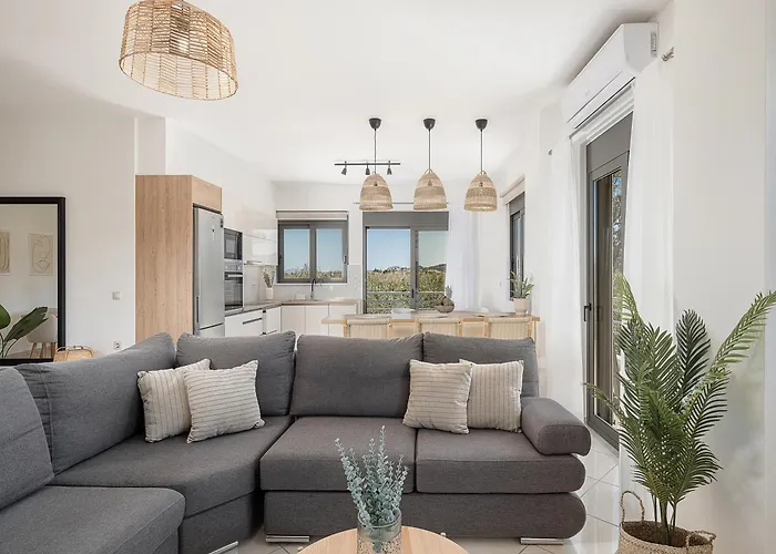 Sol Luxury - Close To The With A Private Heated Mini Pool