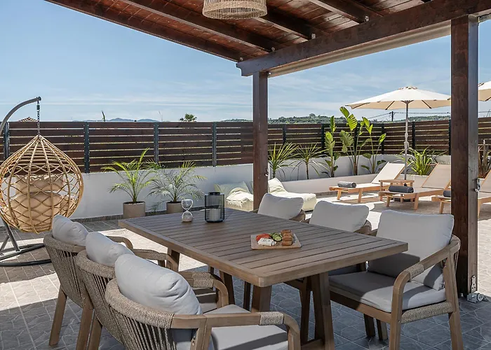 Sol Luxury - Close To The With A Private Heated Mini Pool *