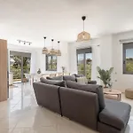 Sol Luxury - Close To The With A Private Heated Mini Pool Apartman *