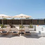 Sol Luxury - Close To The With A Private Heated Mini Pool