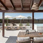 Sol Luxury - Close To The With A Private Heated Mini Pool Apartament