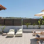 Sol Luxury - Close To The With A Private Heated Mini Pool
