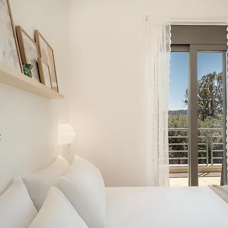 Sol Luxury - Close To The With A Private Heated Mini Pool