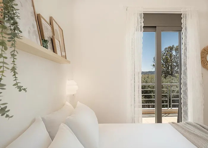 Sol Luxury - Close To The With A Private Heated Mini Pool