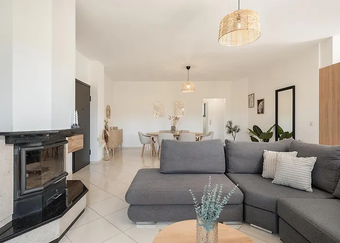 Sol Luxury - Close To The With A Private Heated Mini Pool Χανιά