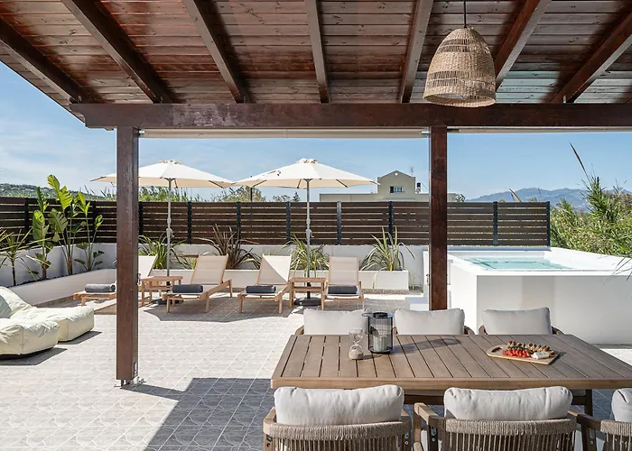 Sol Luxury - Close To The With A Private Heated Mini Pool Διαμέρισμα