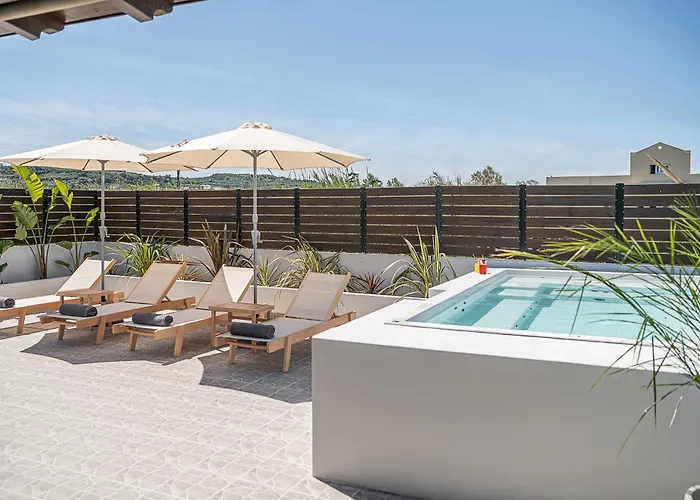 아파트 Sol Luxury - Close To The With A Private Heated Mini Pool *