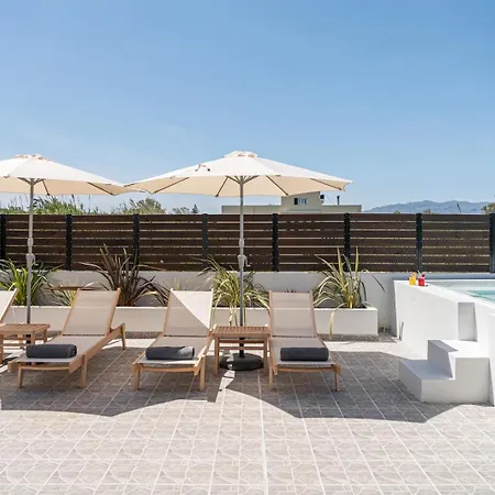 Sol Luxury - Close To The With A Private Heated Mini Pool