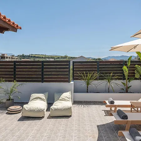 Sol Luxury - Close To The With A Private Heated Mini Pool