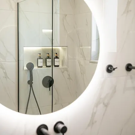 Sol Luxury - Close To The With A Private Mini Pool * ハニア